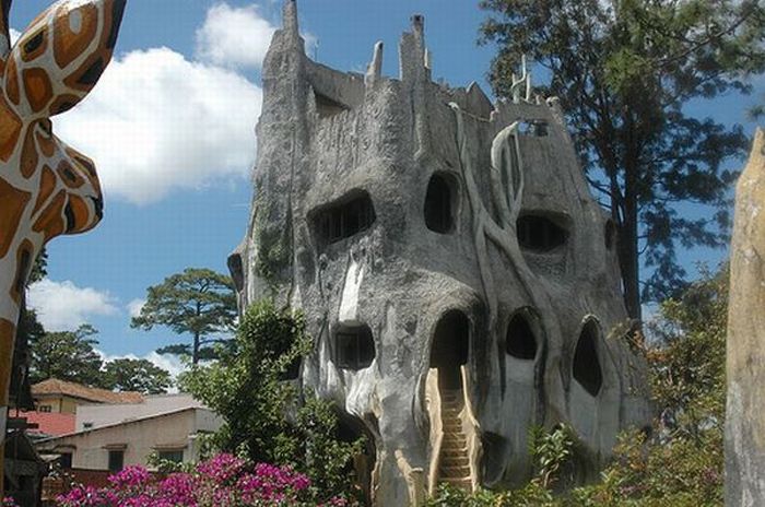 Strange House in Vietnam (51 pics)