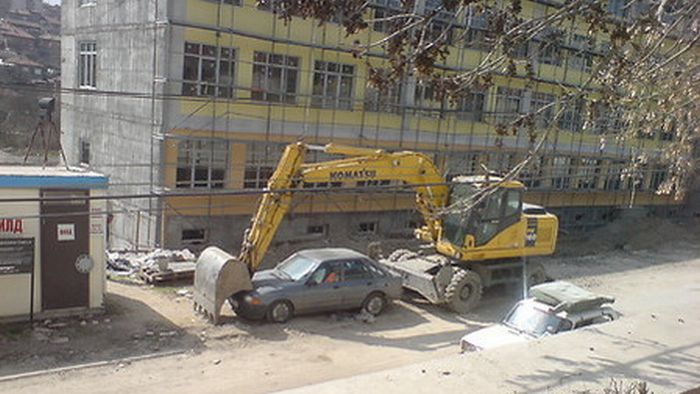 Revenge of an Excavator Driver (3 pics)