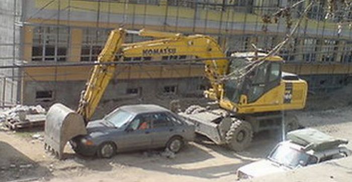 Revenge of an Excavator Driver (3 pics)