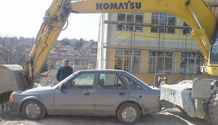Revenge of an Excavator Driver (3 pics)