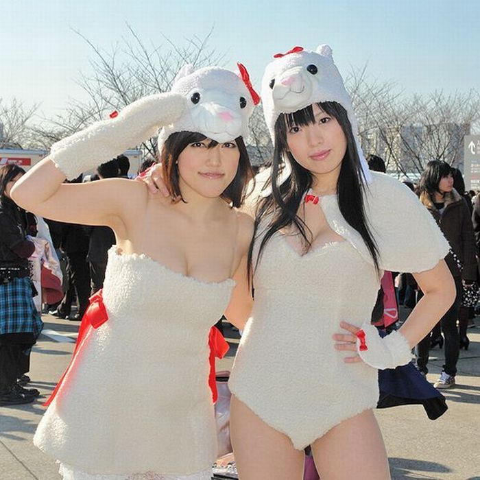 Cute Japanese Cosplayers (65 pics)