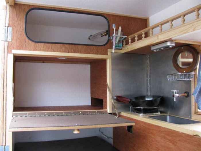 Mobile Home for the Homeless People (16 pics)