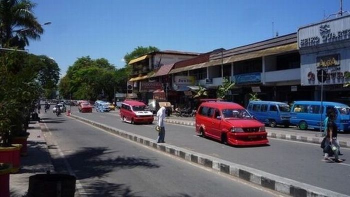 Custom Cars in Indonesia (28 pics)