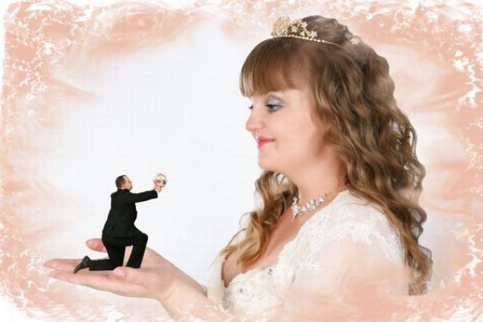 Stupid Photoshopped Wedding Photos (21 pics)