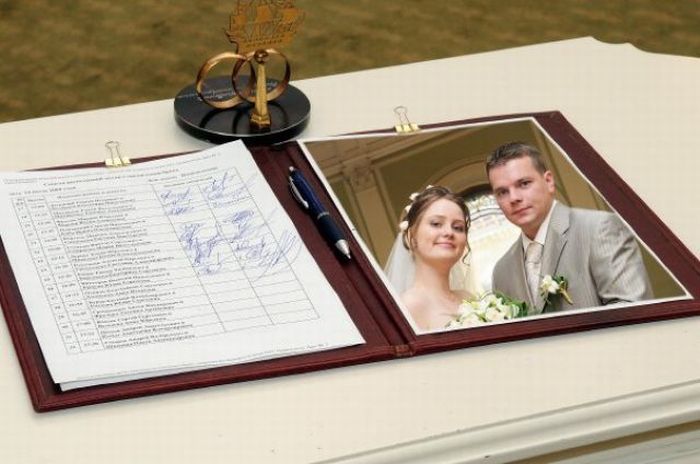 Stupid Photoshopped Wedding Photos (21 pics)