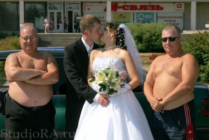 Stupid Photoshopped Wedding Photos (21 pics)