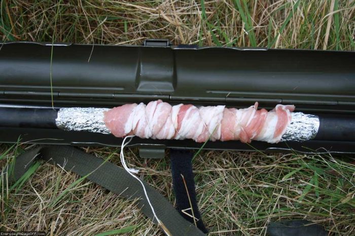 How to Fry Bacon Using a Gun (5 pics)