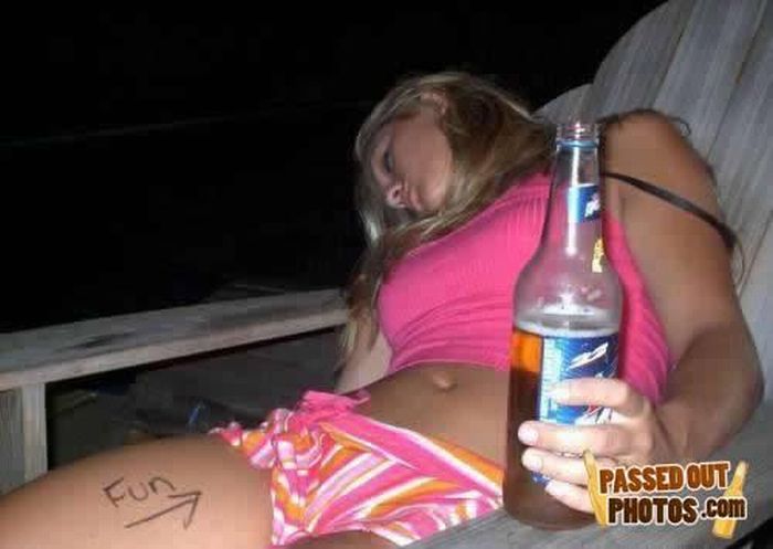 Passed Out (71 pics)
