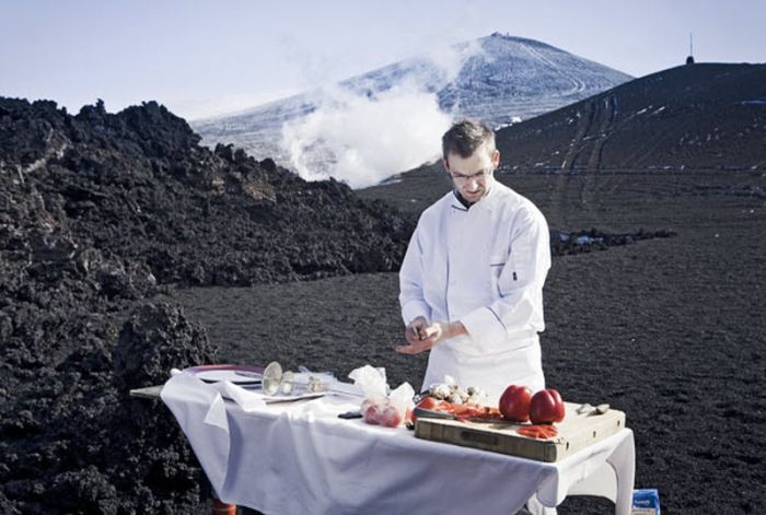 Volcano Lunch (10 pics)