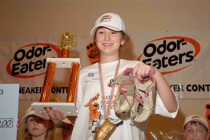 11-Year-Old Girl Wins Stinky Sneakers Contest (6 pics)
