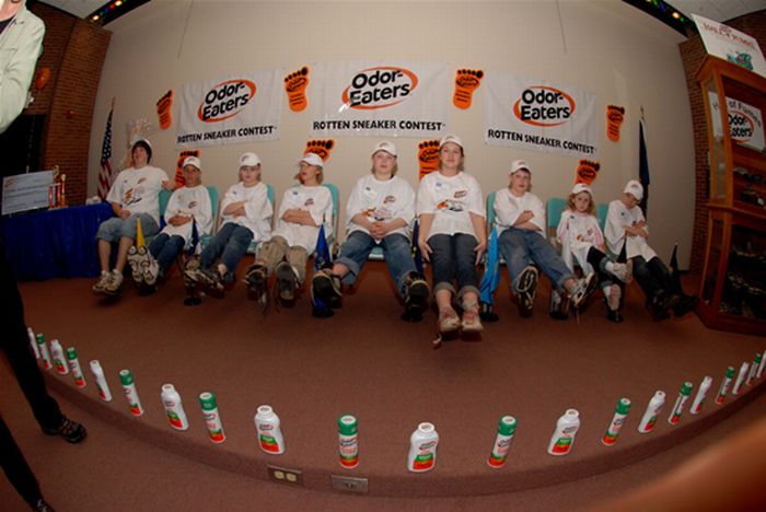 11-Year-Old Girl Wins Stinky Sneakers Contest (6 pics)