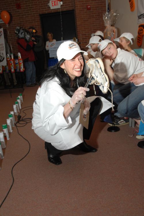 11-Year-Old Girl Wins Stinky Sneakers Contest (6 pics)