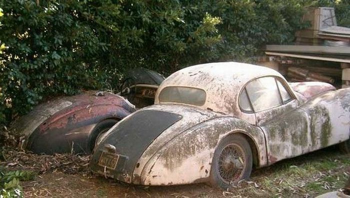 Abandoned Supercars (104 pics)