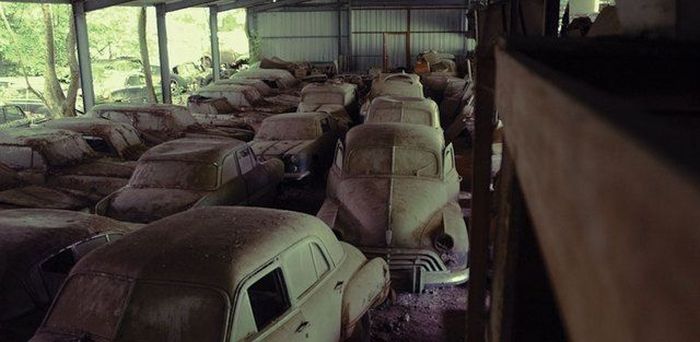 Abandoned Supercars (104 pics)