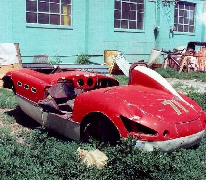 Abandoned Supercars (104 pics)