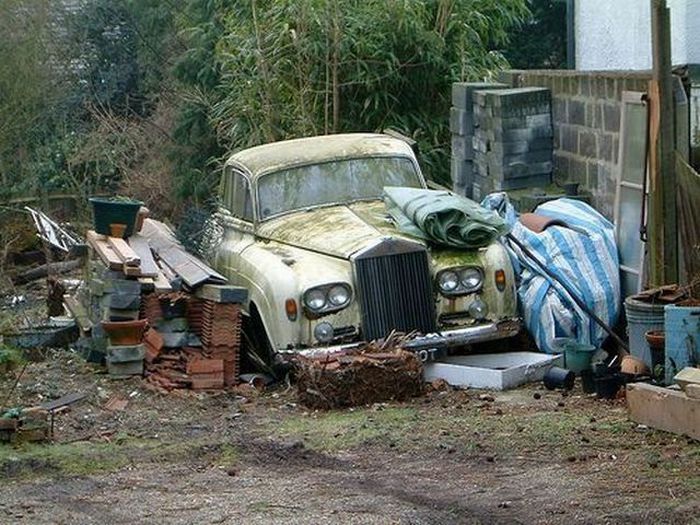 Abandoned Supercars (104 pics)