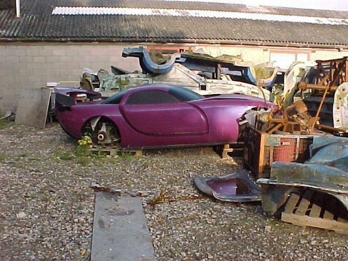 Abandoned Supercars (104 pics)