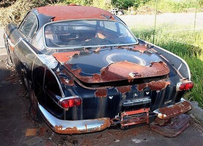 Abandoned Supercars (104 pics)