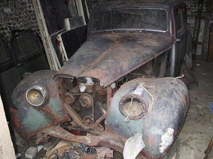 Abandoned Supercars (104 pics)