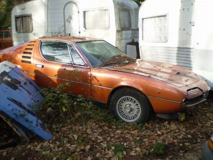 Abandoned Supercars (104 pics)