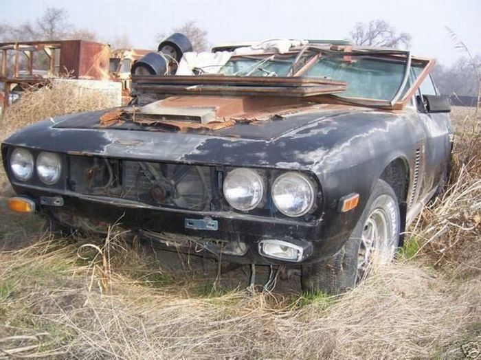 Abandoned Supercars (104 pics)