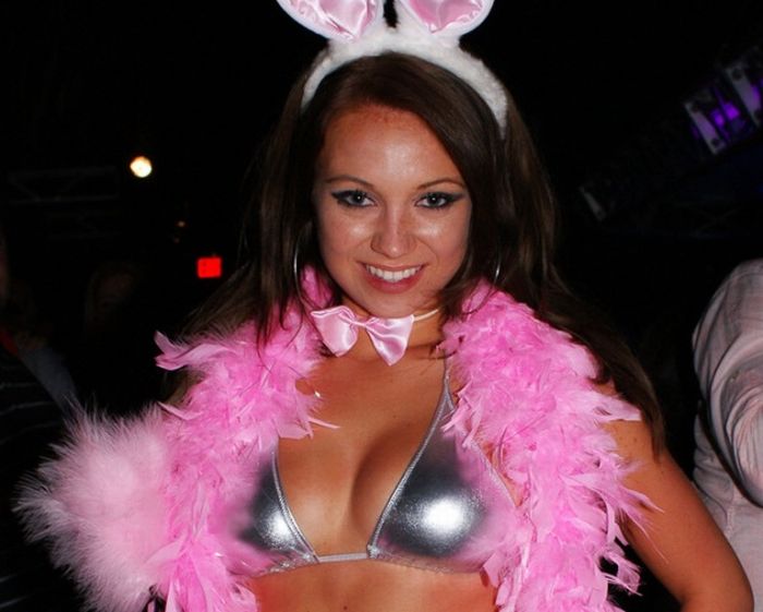 Sexy Easter Bunnies (62 pics) .