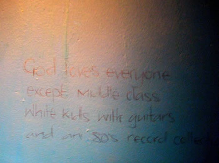 Funny Bathroom Writings (14 pics)