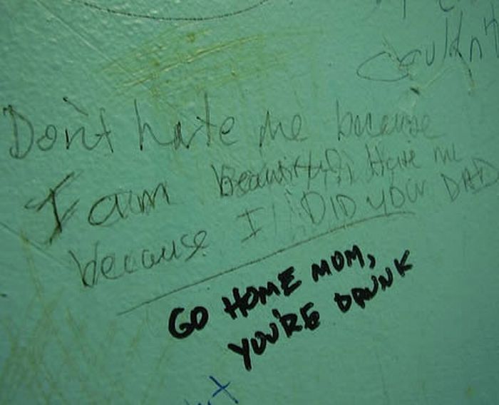 Funny Bathroom Writings (14 pics)