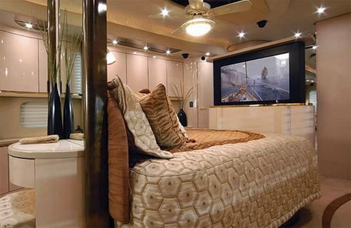 Luxurious Means of Transportation (42 pics)