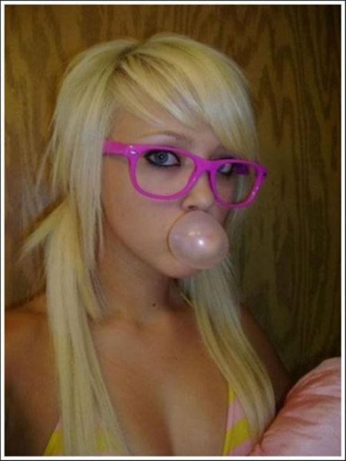 Sexy Girls in Glasses (25 pics)