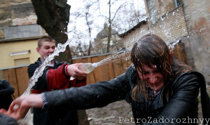 Wet Monday in Lviv (25 pics)