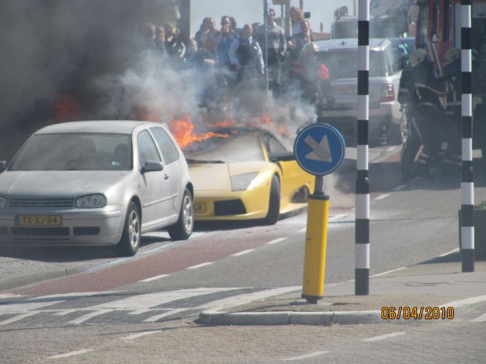 Lamborghini Caught Fire (13 pics)