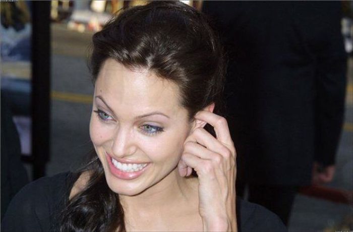 Funny Faces of Angelina Jolie (56 pics)