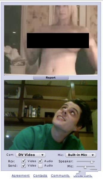 They Found Each Other on Chatroulette.com (20 pics)