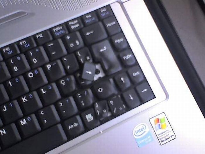 Hair Dryer vs Notebook (7 pics)