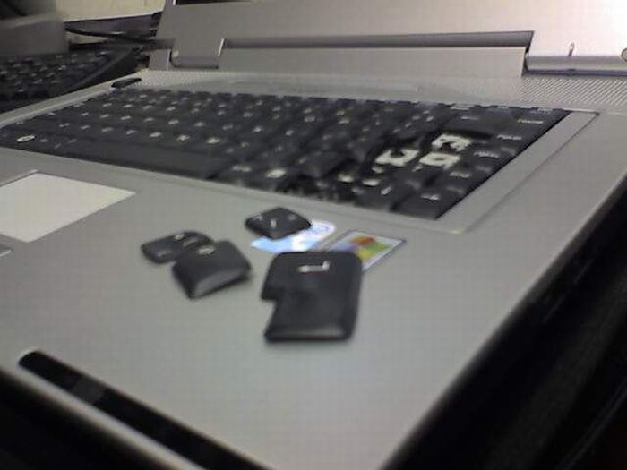 Hair Dryer vs Notebook (7 pics)