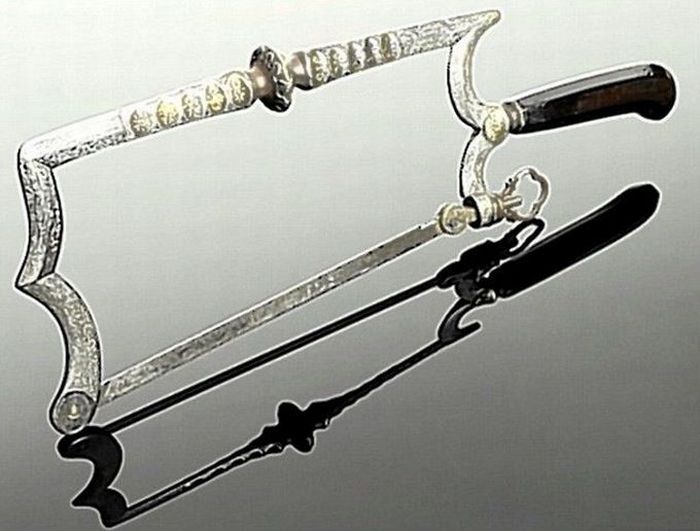 Old Surgical Tools (21 pics)