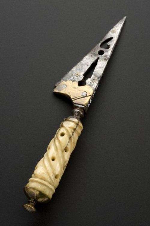 Old Surgical Tools (21 pics)