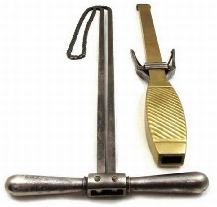 Old Surgical Tools (21 pics)