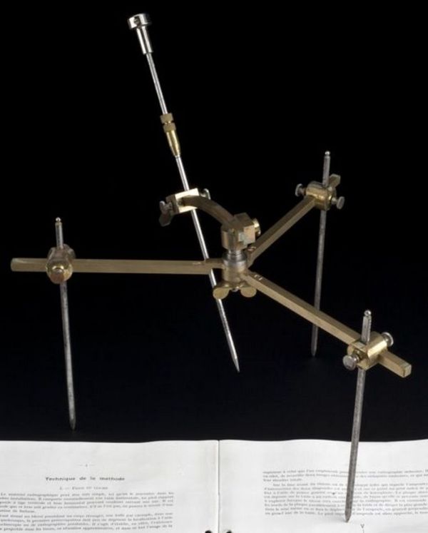 Old Surgical Tools (21 pics)
