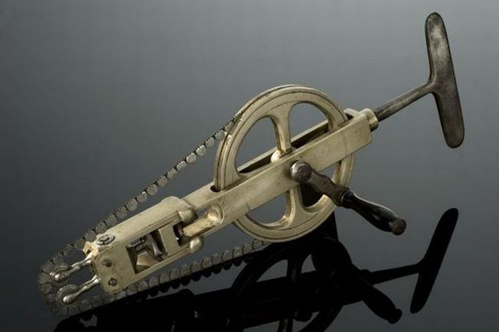 Old Surgical Tools (21 pics)