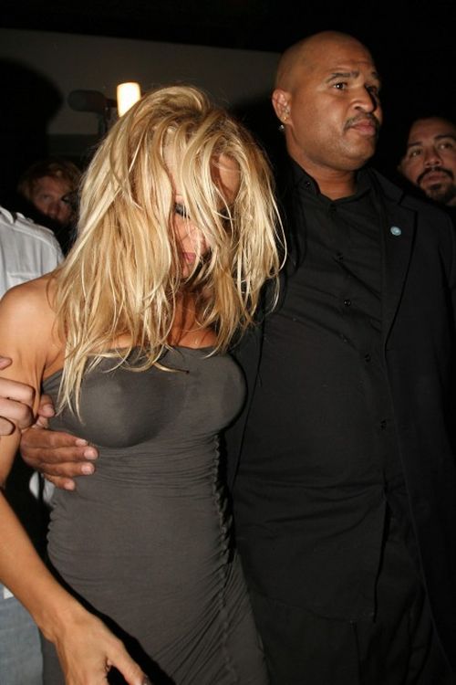 Drunk Pamela Anderson (10 pics)