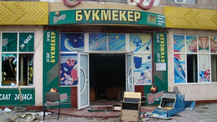 Looting in Kyrgyzstan (68 pics)