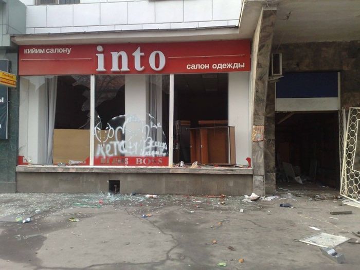 Looting in Kyrgyzstan (68 pics)