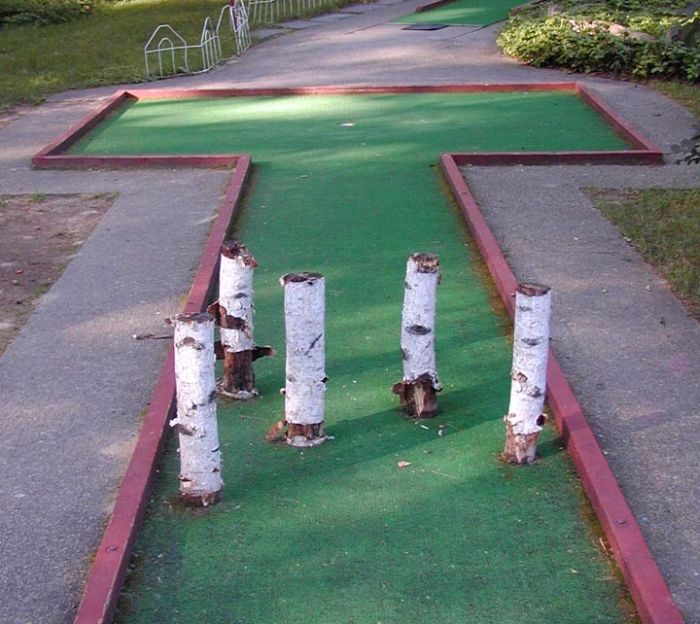 Awesome Mini Golf Courses (24 pics)