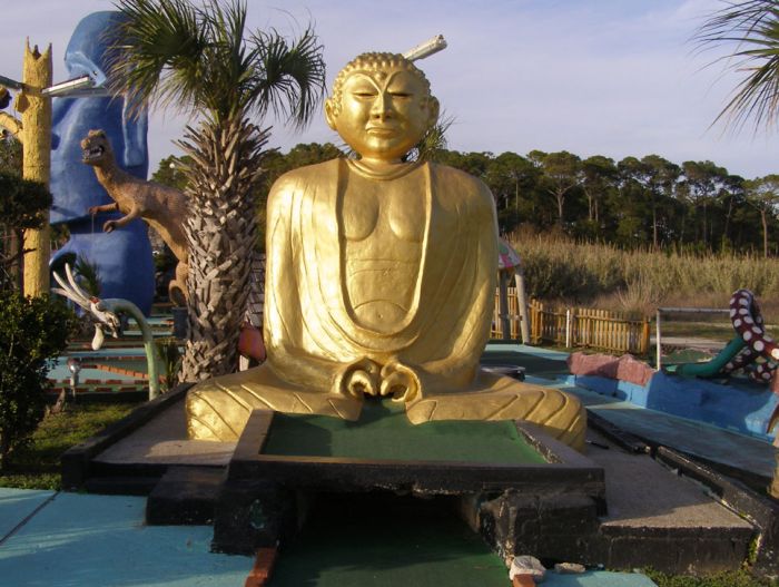 Awesome Mini Golf Courses (24 pics)