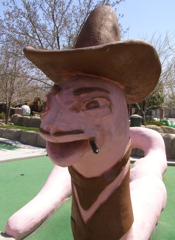 Awesome Mini Golf Courses (24 pics)