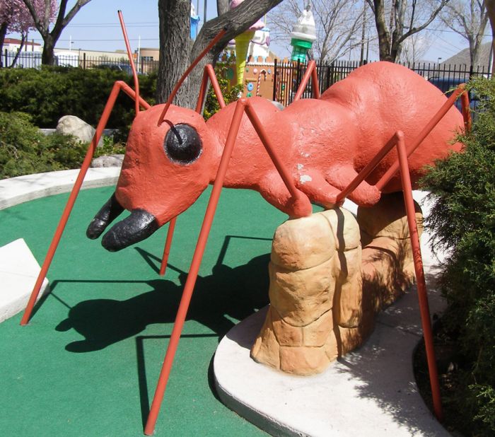 Awesome Mini Golf Courses (24 pics)