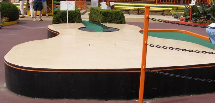 Awesome Mini Golf Courses (24 pics)