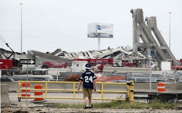 The Demolition of the Texas Stadium (10 pics + video)